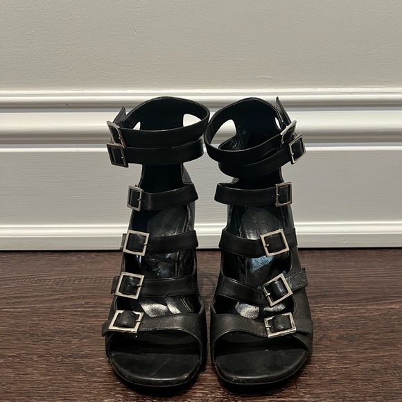 Saint Laurent black leather strappy sandals - Picture 1 of 3